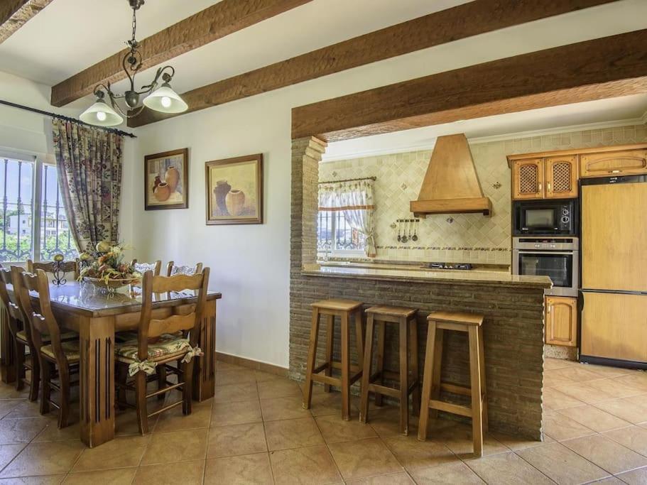 Alcam El Cortijo Villa เอสเตโปนา ภายนอก รูปภาพ