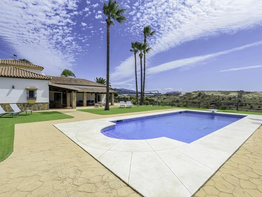 Alcam El Cortijo Villa เอสเตโปนา ภายนอก รูปภาพ